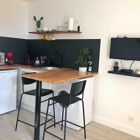 Rez De Jardin Climatise, Cosy, Avec Parking A - Les Amirantes Apartment